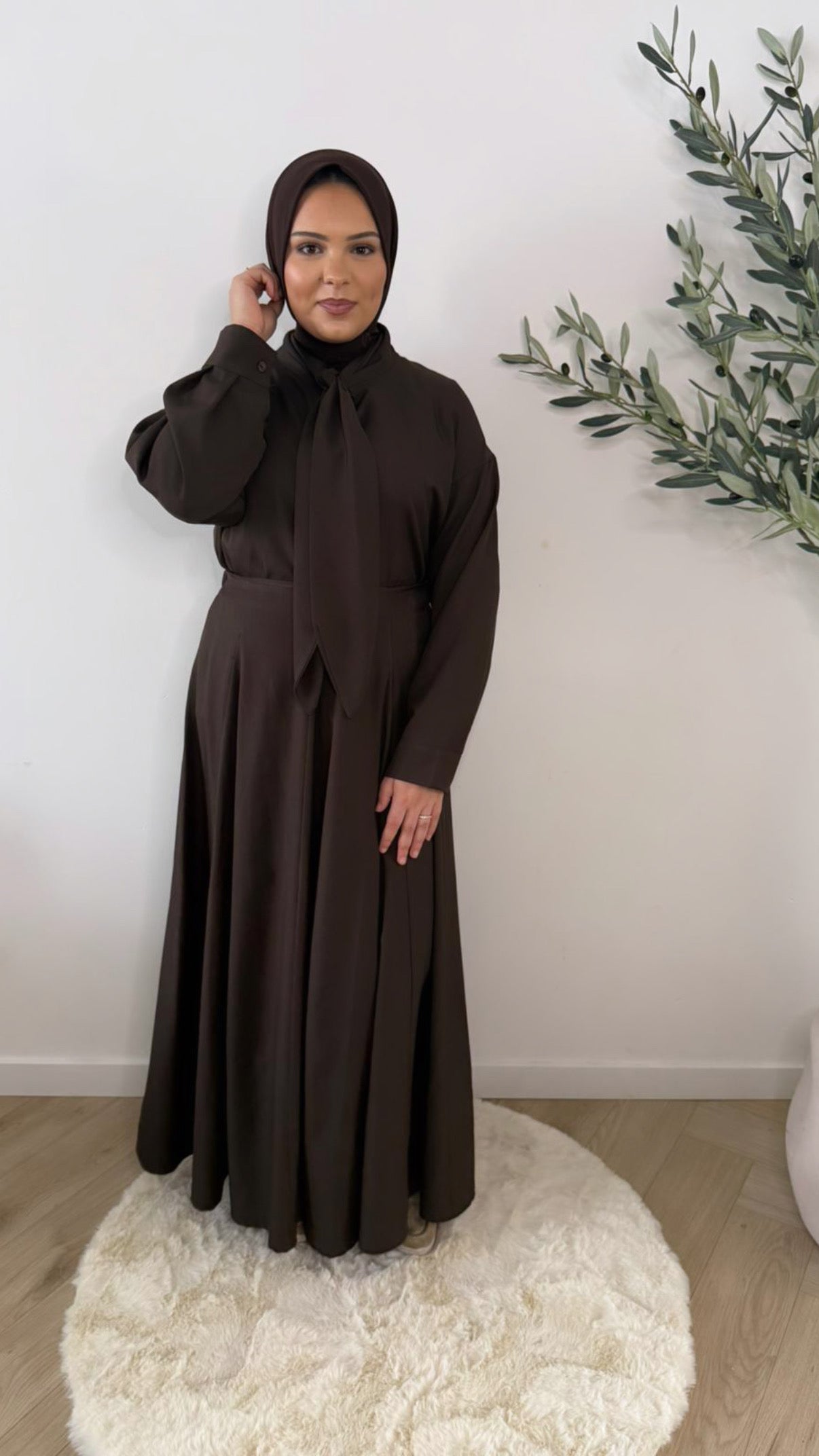 Tie neck set - brown