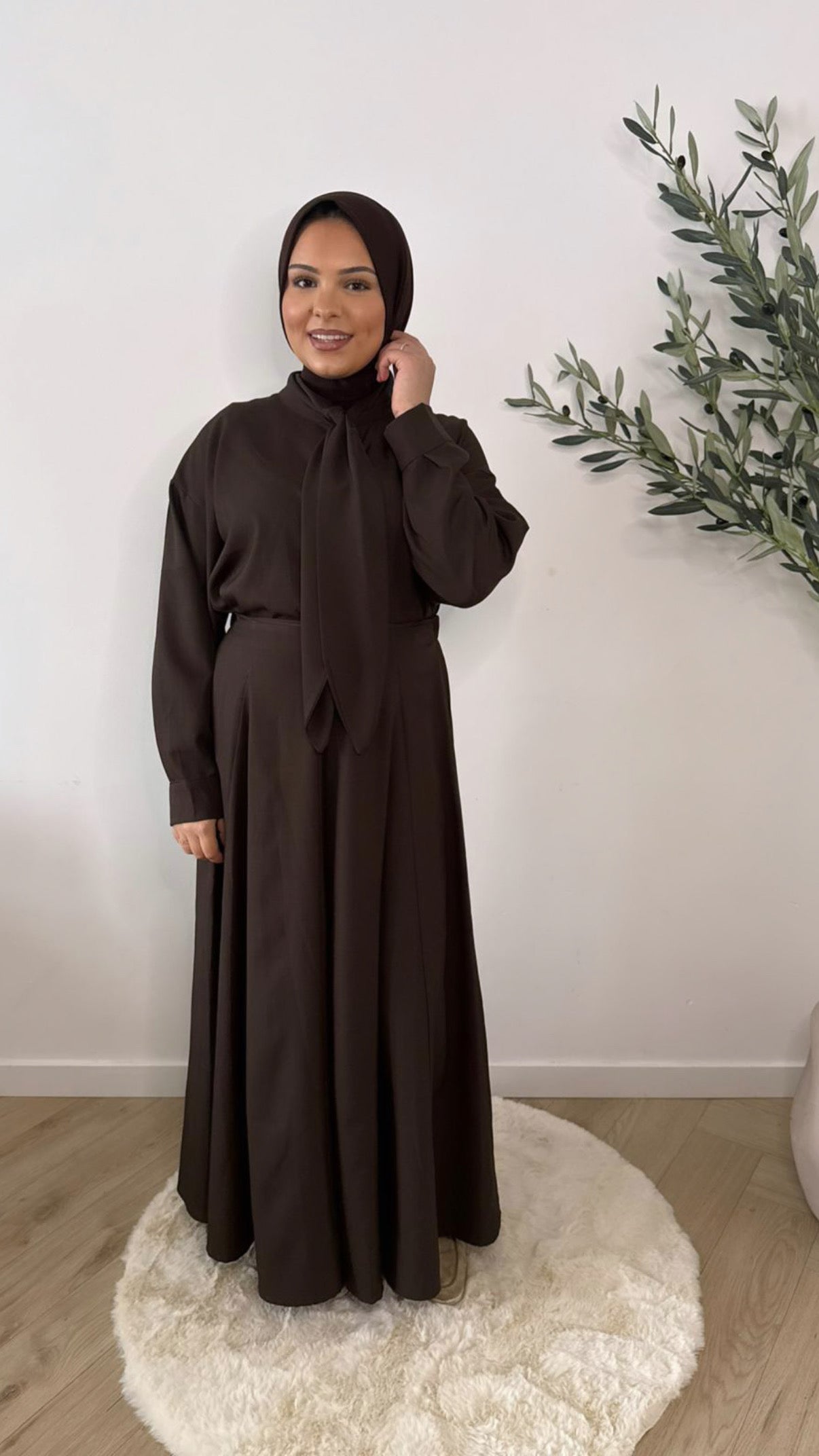 Tie neck set - brown