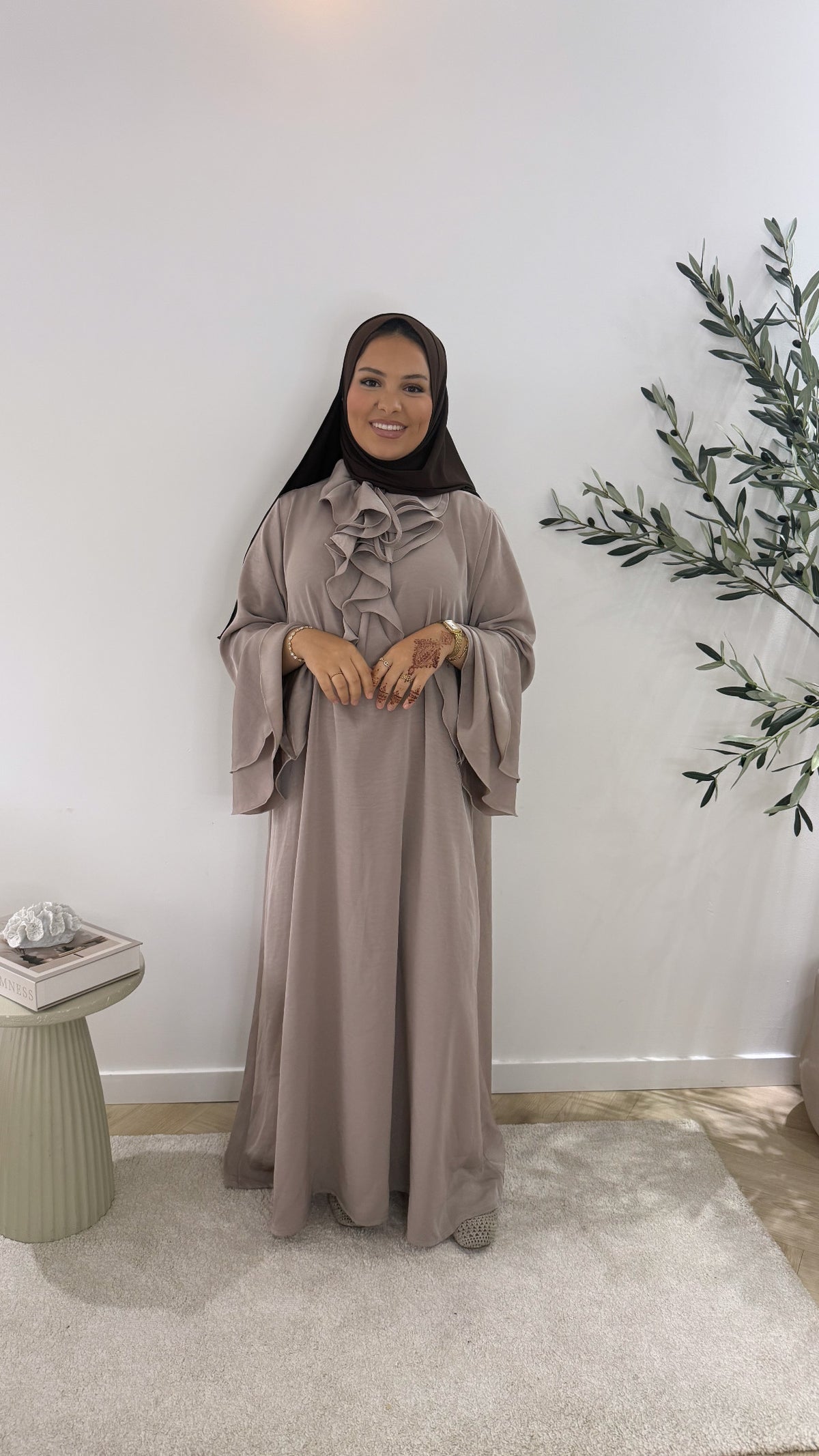 Ruffle dress - taupe