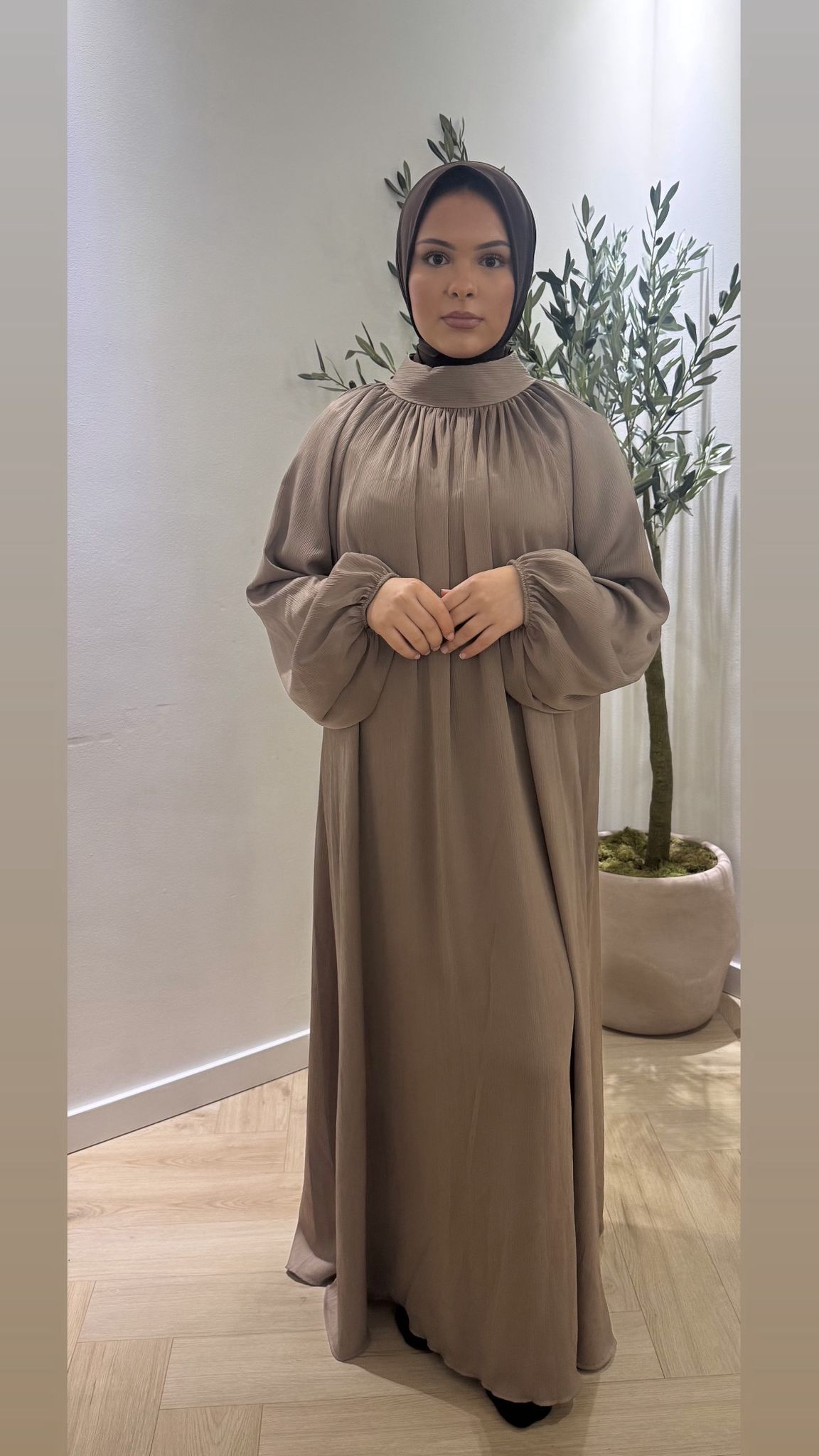 Pleated satin - taupe